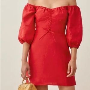 REFORMATION Off shoulder red dress. TAGS WERE CUT. Great condition.